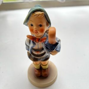 Vintage Hummel figurine “Home from Market” 1972-1979.
